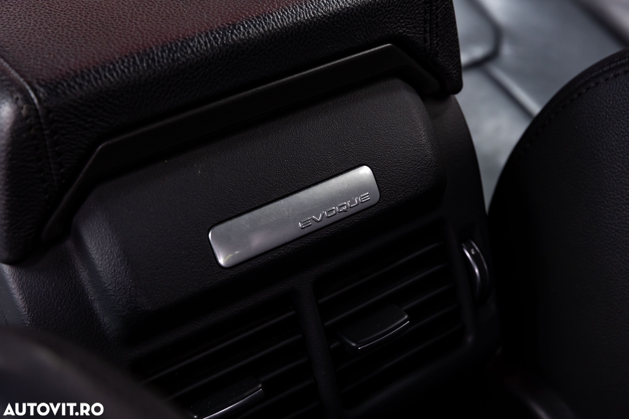 Land Rover Range Rover Evoque - 25
