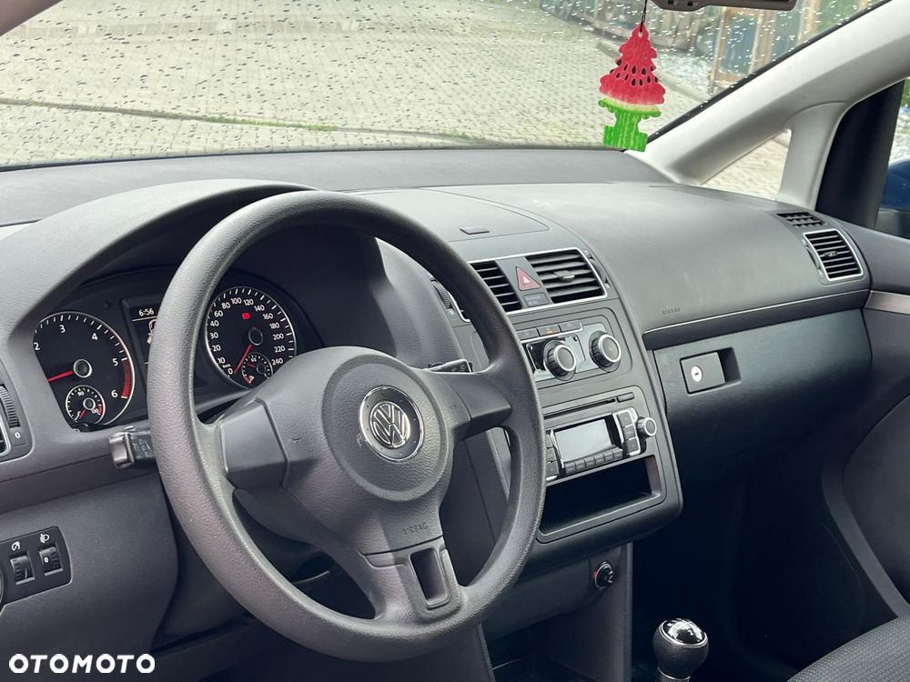 Volkswagen Touran - 14