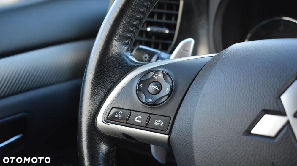 Mitsubishi Outlander - 36