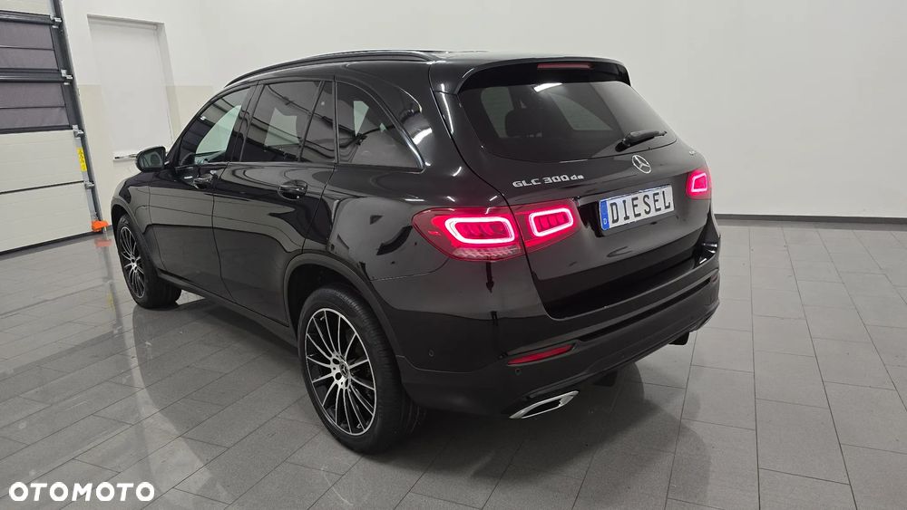 Mercedes-Benz GLC 300 de 4Matic 9G-TRONIC AMG Line Plus - 4