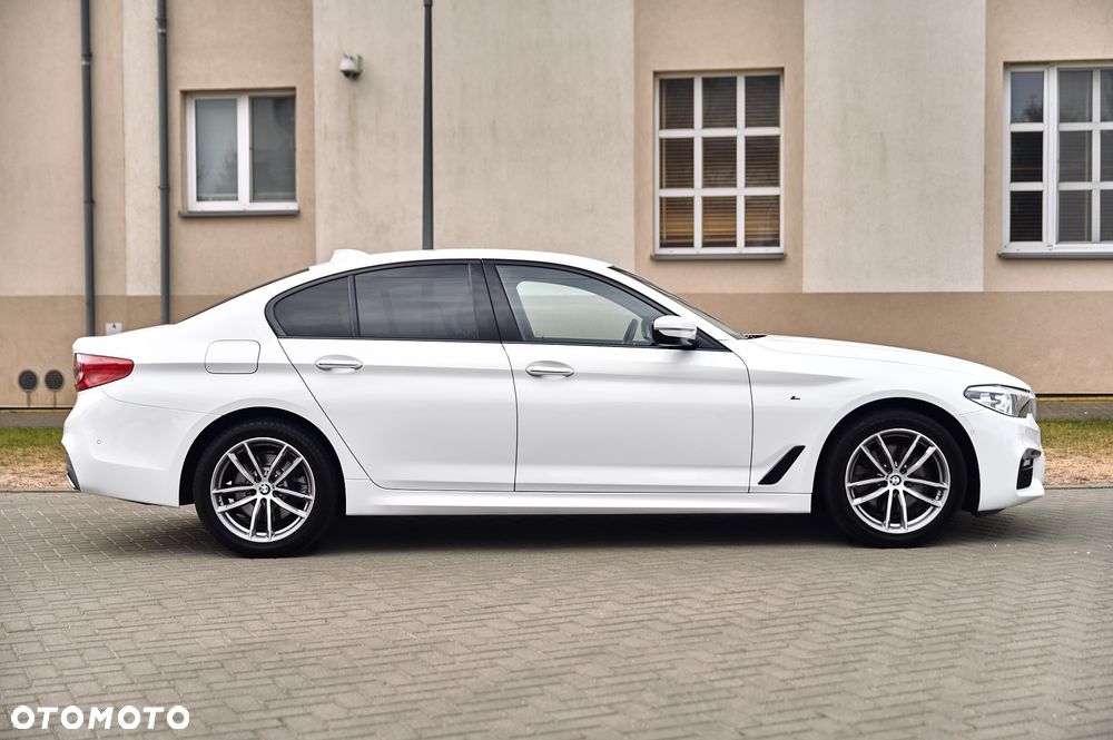 BMW Seria 5 520d xDrive - 14