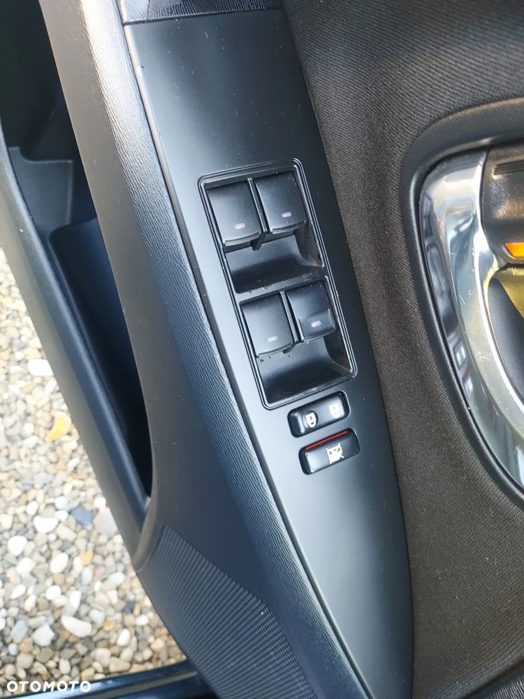 Toyota Avensis - 36