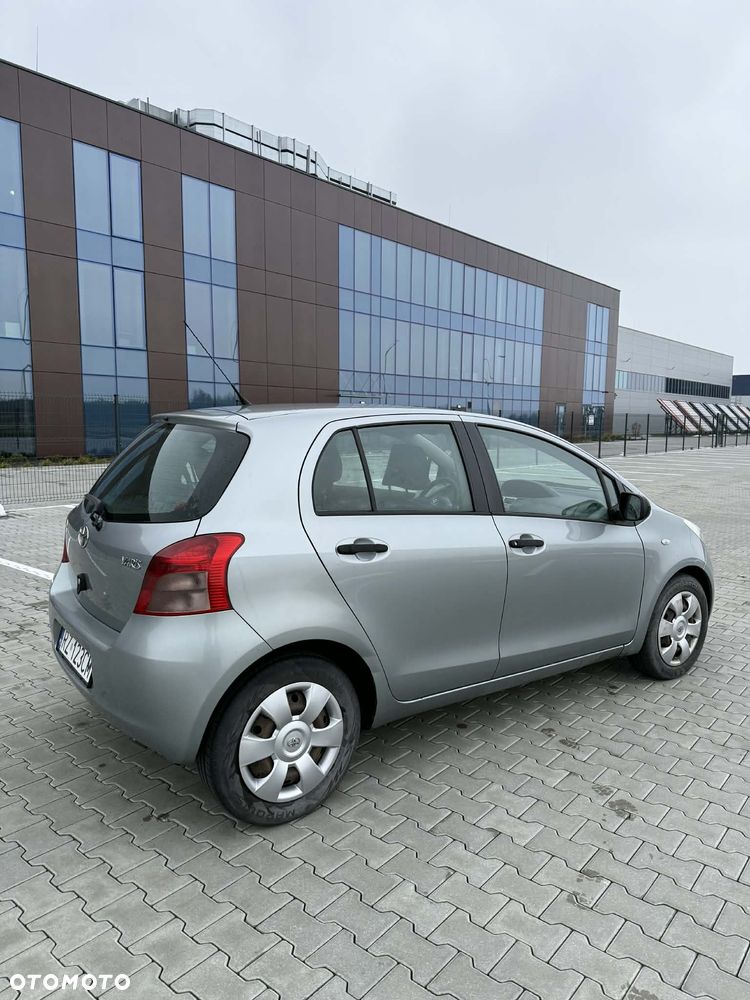 Toyota Yaris 1.3 - 2