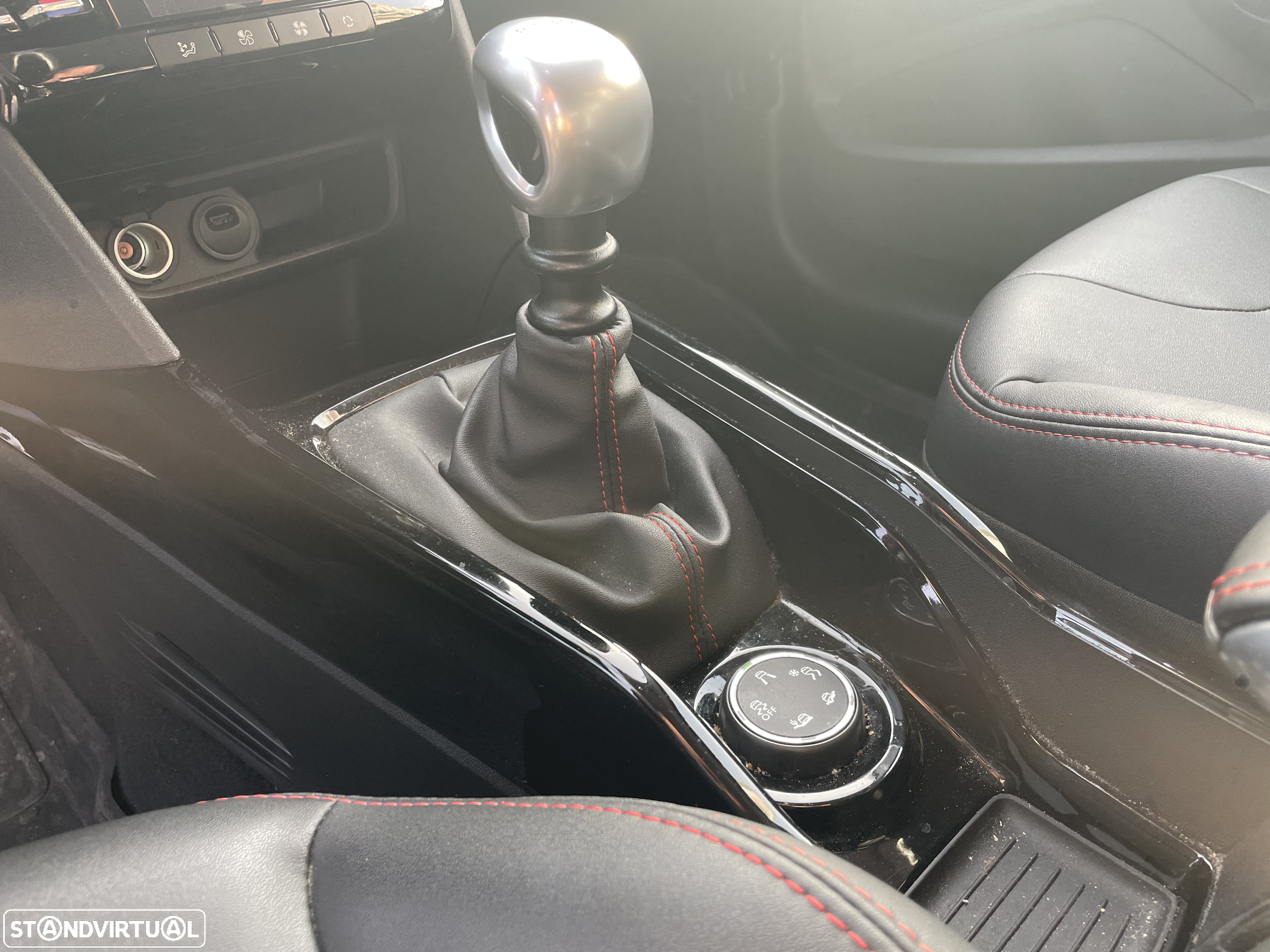 Peugeot 2008 1.2 PureTech GT Line - 30