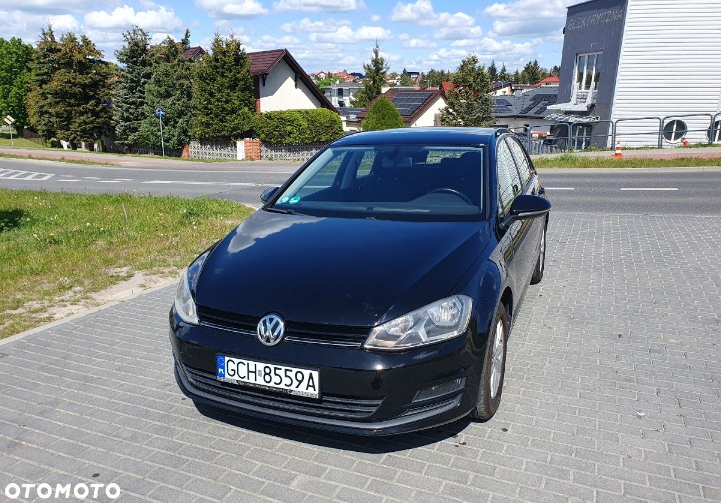 Volkswagen Golf - 1