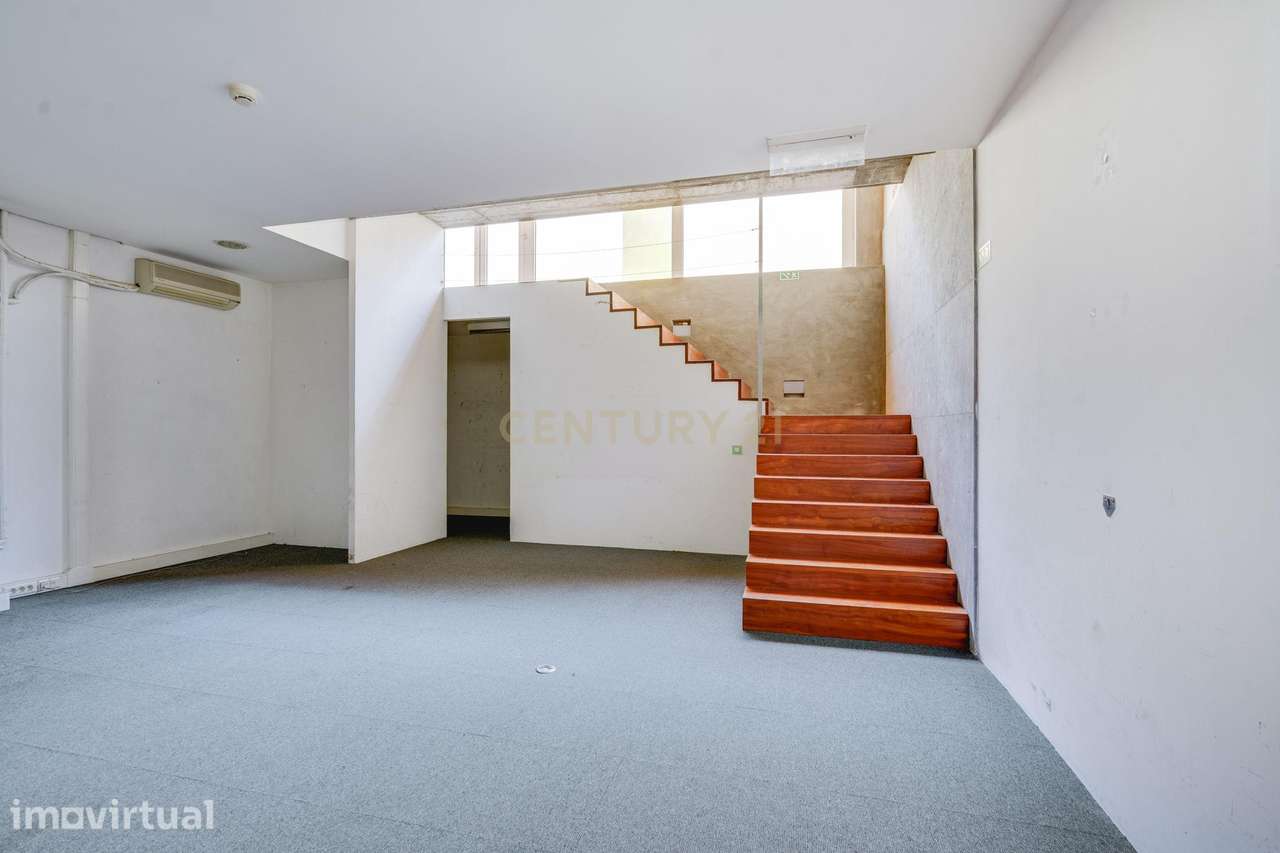 ESPAÇO COMERCIAL 142 M² + 5 ESTACIONAMENTOS | 2 PISOS | EXCELENTE OPOR - Grande imagem: 4/19
