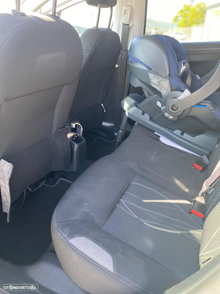 Peugeot 208 1.4 HDi - 21