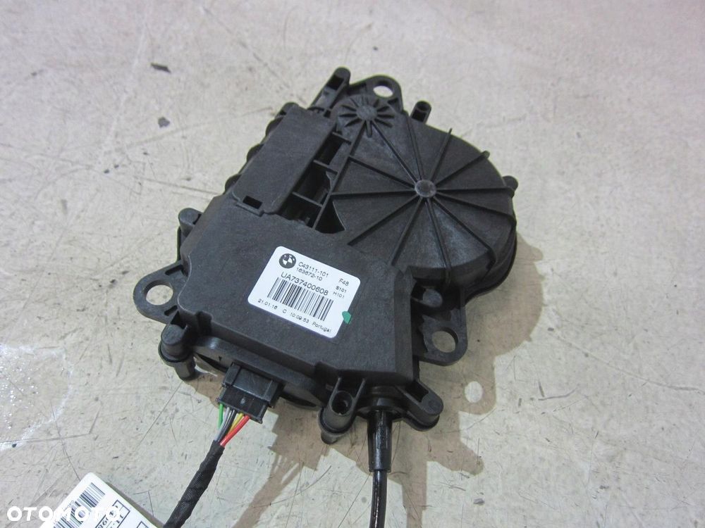 BMW X1 F48 ZAMEK KLAPY BAGAŻNIKA 7357112 7374006 DOCIĄG 51247357112 - 7