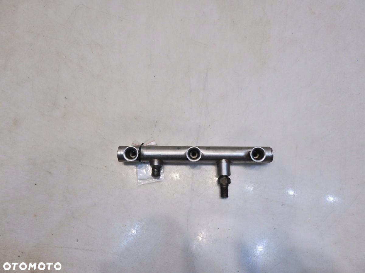LISTWA WTRYSKOWA PRAWA AUDI A6 C6 3.2 FSI 06E130090 - 3
