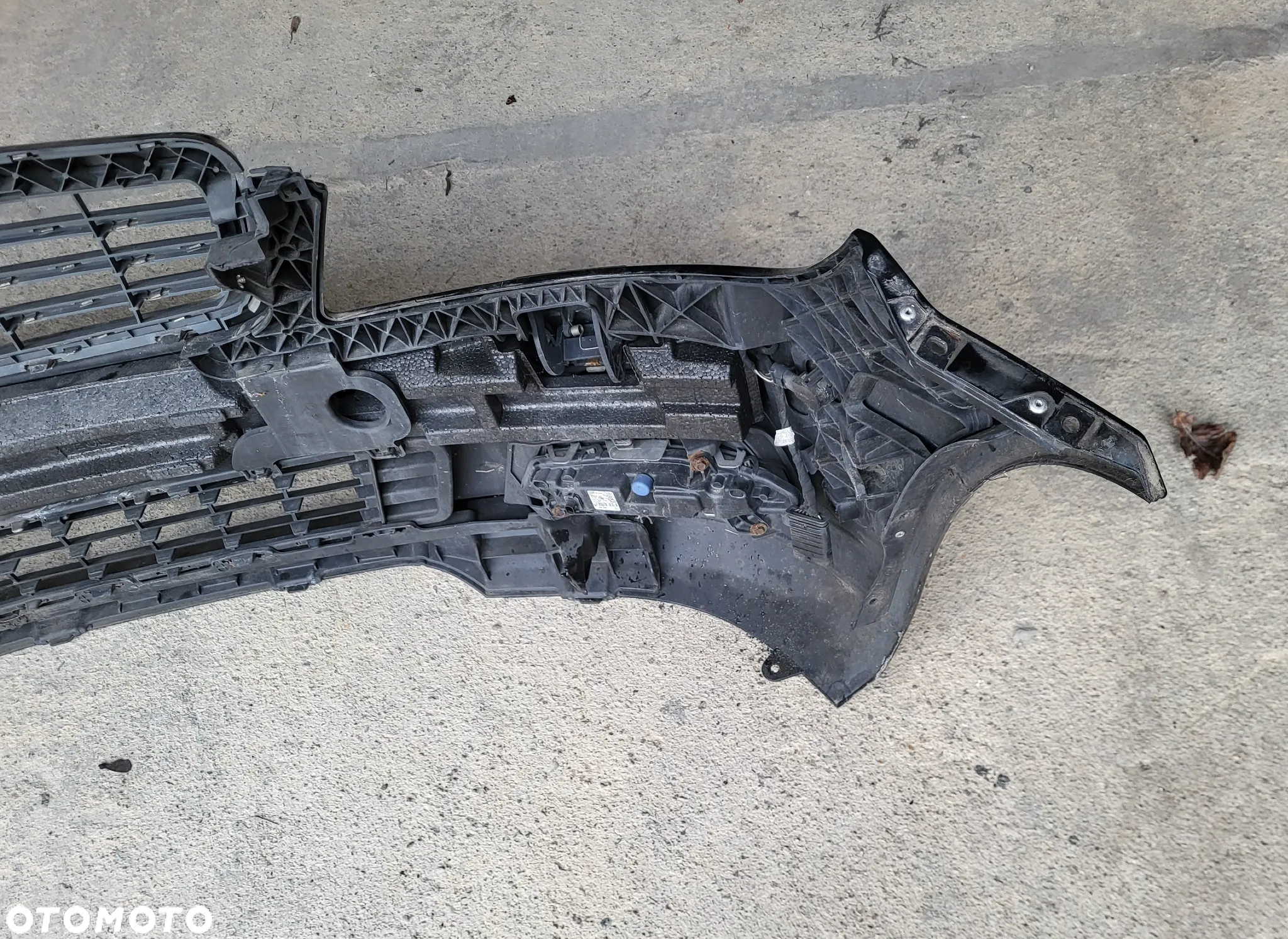 Zderzak przedni kompletny grill  Mercedes W204  LED pdc - 5