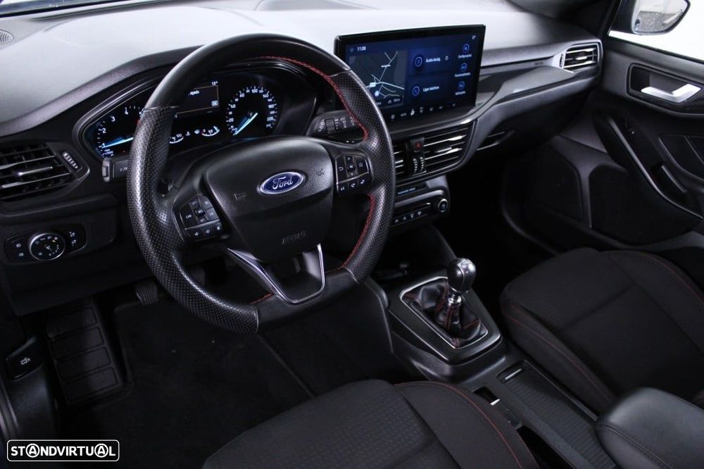 Ford Focus 1.0 EcoBoost MHEV ST-Line - 32