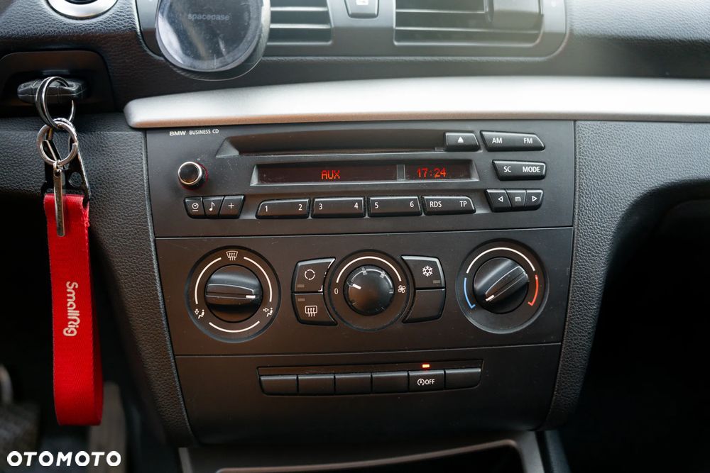 BMW Seria 1 118d DPF - 13