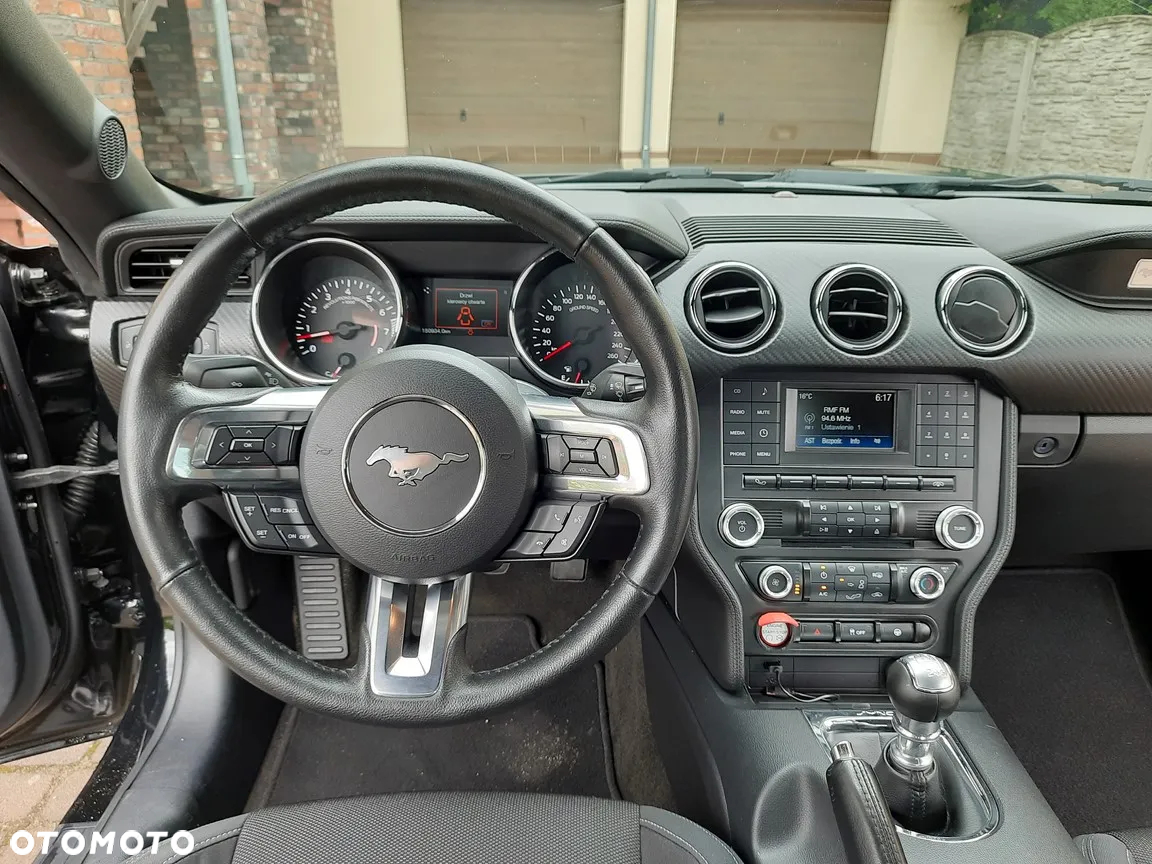 Ford Mustang - 22