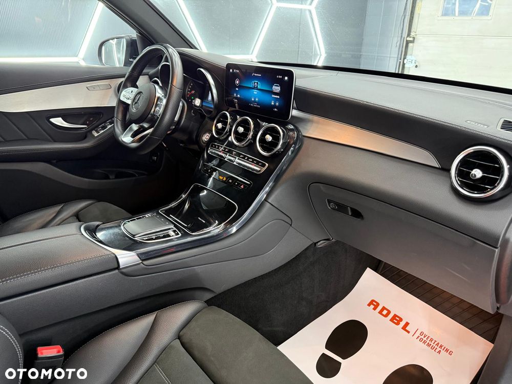 Mercedes-Benz GLC 220 d 4Matic 9G-TRONIC AMG Line - 32