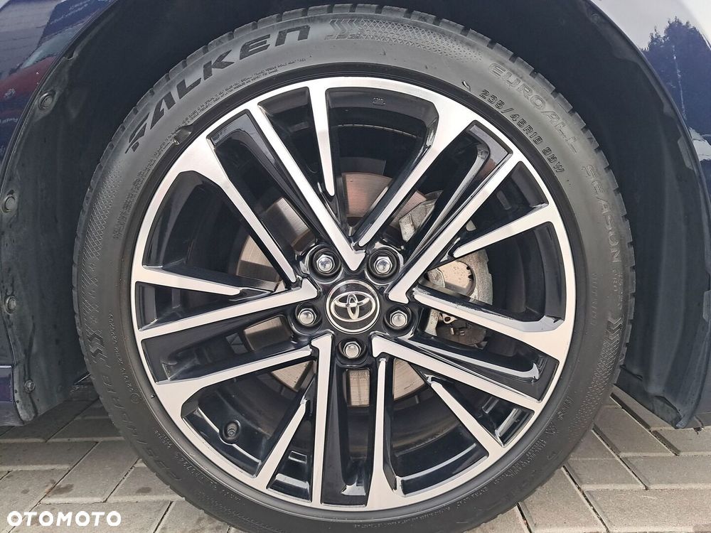 Toyota Camry - 25