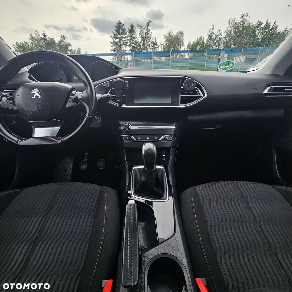 Peugeot 308 - 25