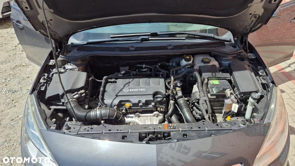 Opel Astra 1.4 T Edition 150 - 12