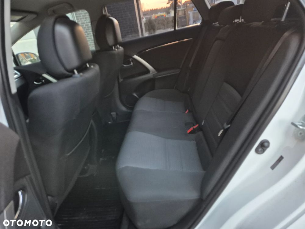 Toyota Avensis 2.0 D-4D Premium - 18