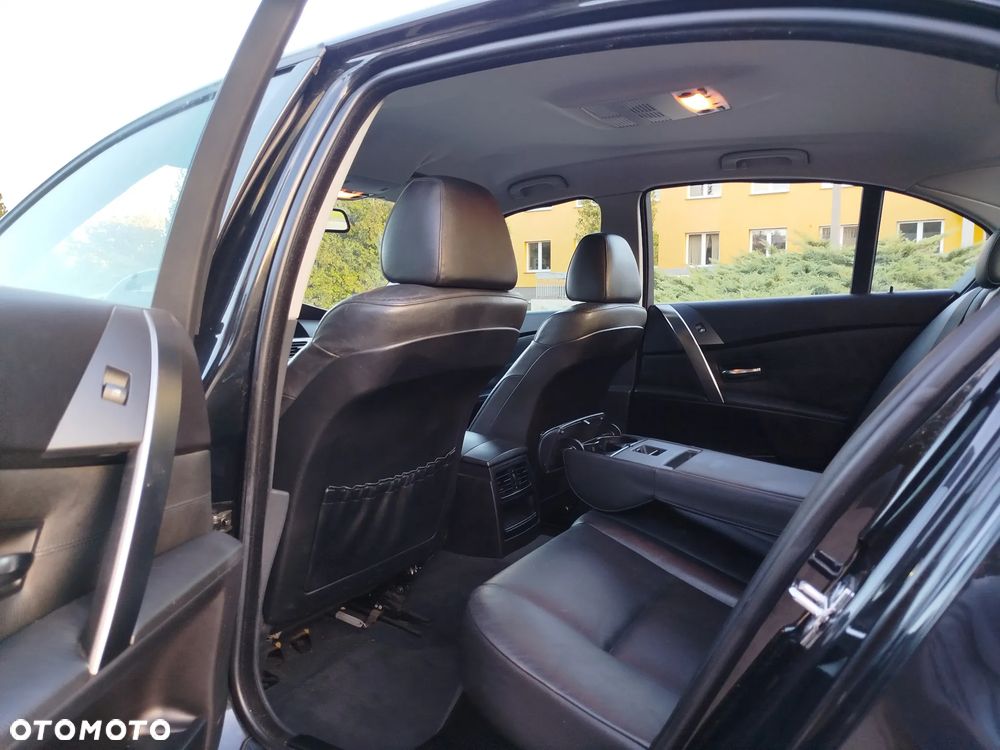 BMW Seria 5 520i - 23