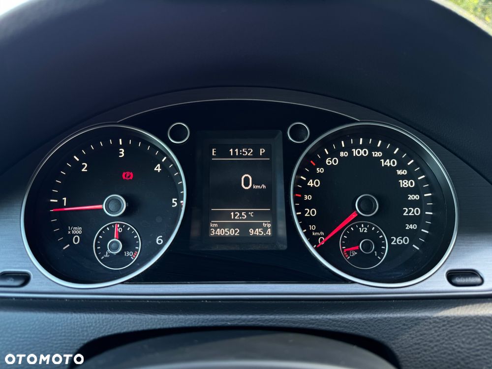Volkswagen Passat - 13