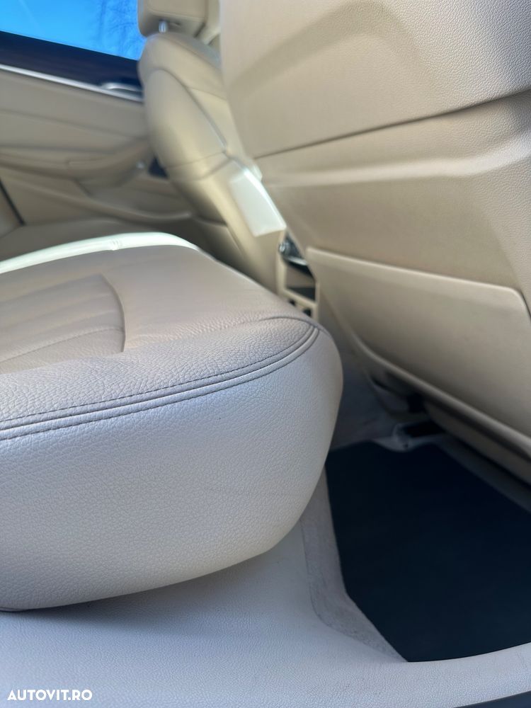 BMW Seria 5 530d xDrive AT - 29