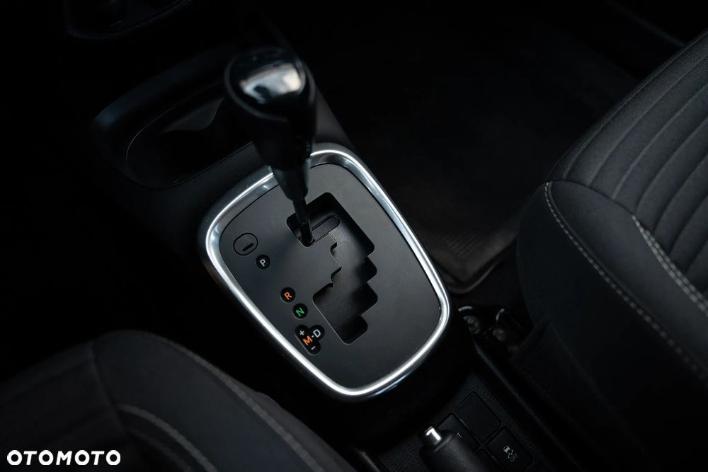 Toyota Yaris - 16