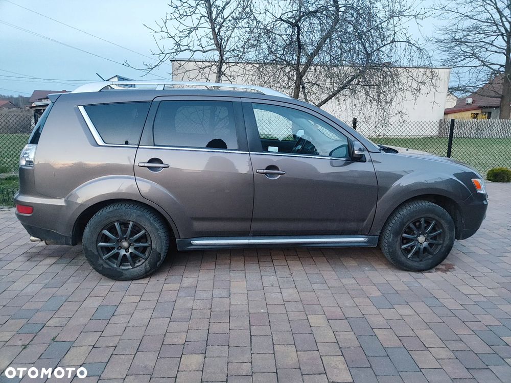 Mitsubishi Outlander 2.0 DID Instyle - 1
