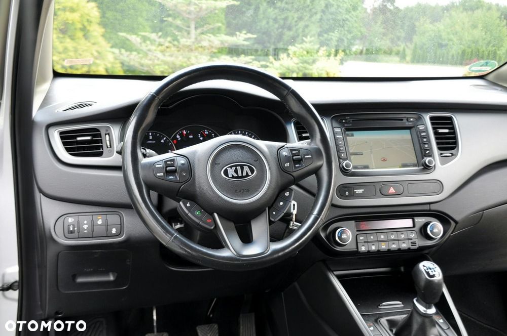 Kia Carens - 30
