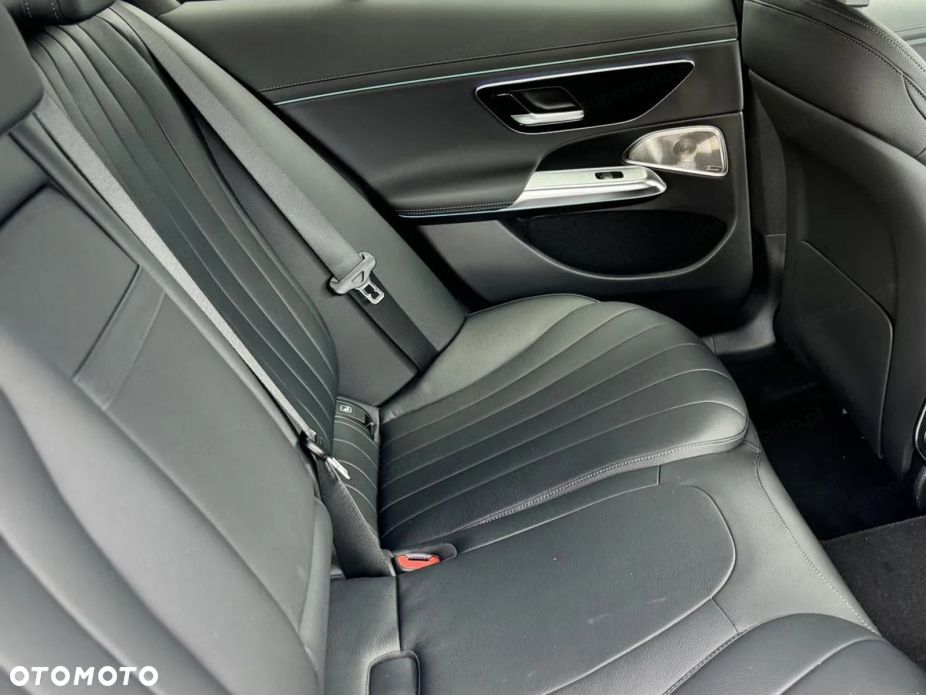 Mercedes-Benz Klasa E - 9