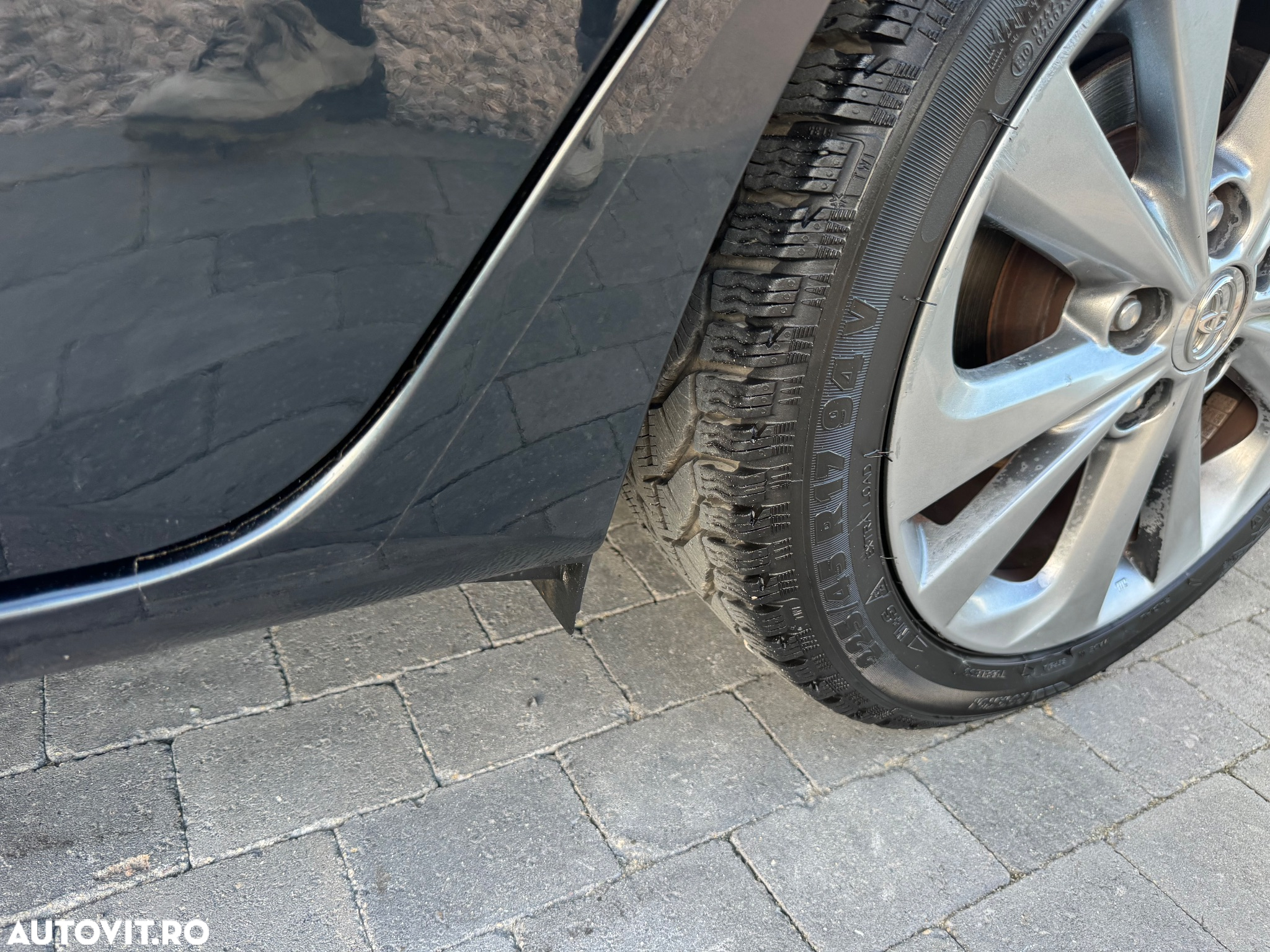 Toyota Auris 1.8 L VVT-i Hybrid Sol - 33