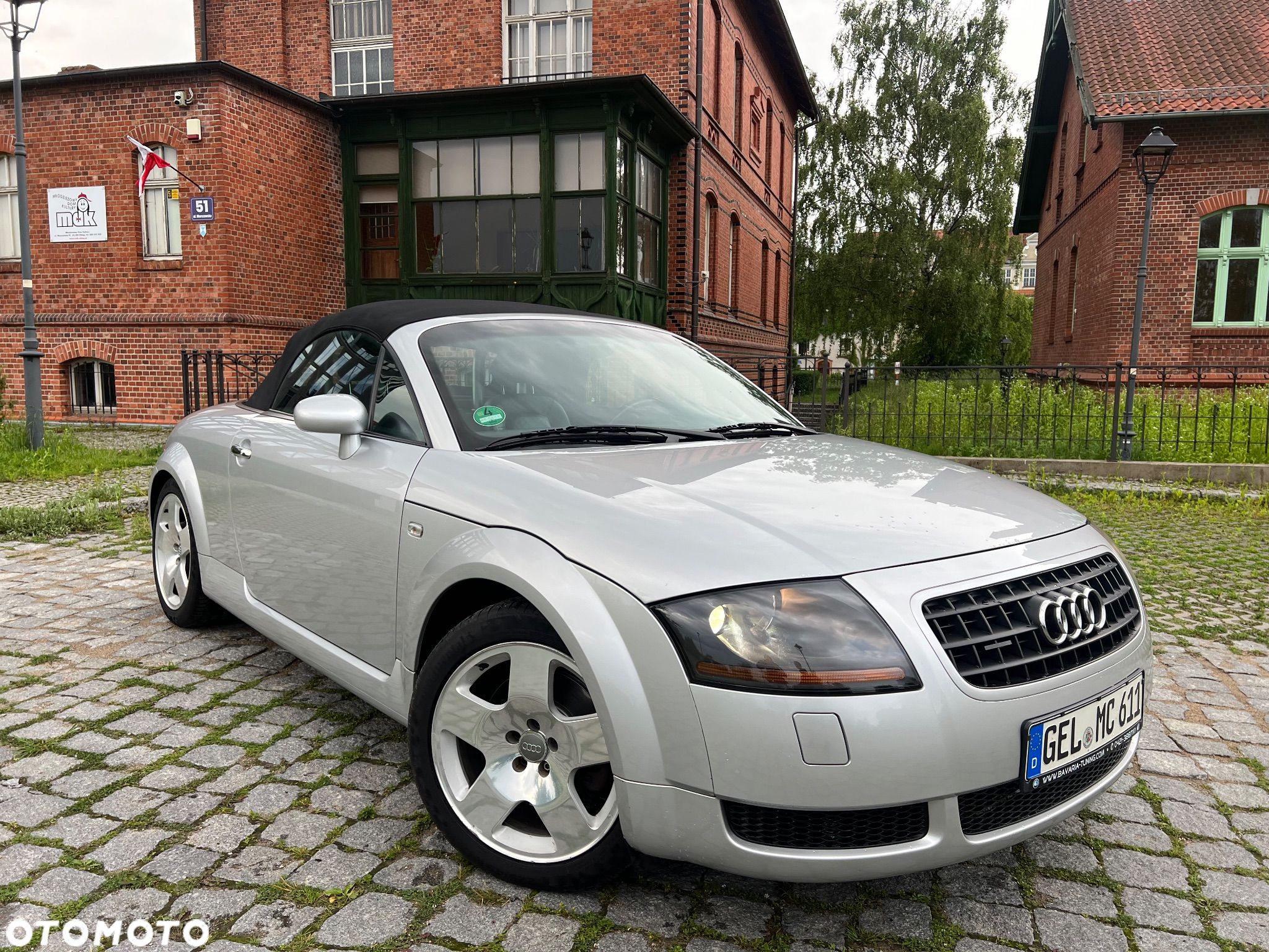 Audi TT Roadster - 1