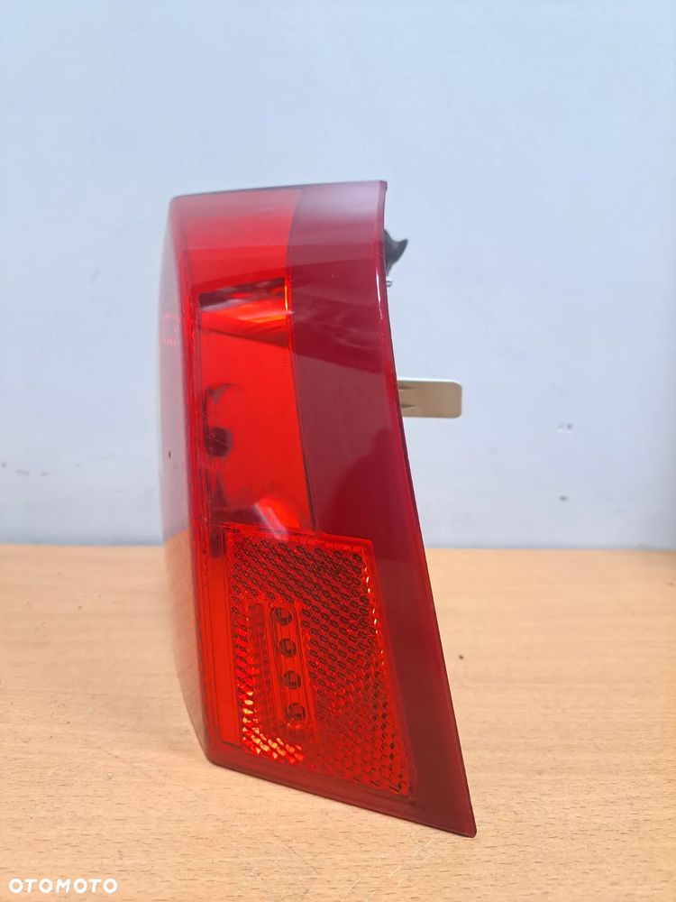 LAMPA PRAWY TYŁ DOLNA V70 III XC70 III - 2