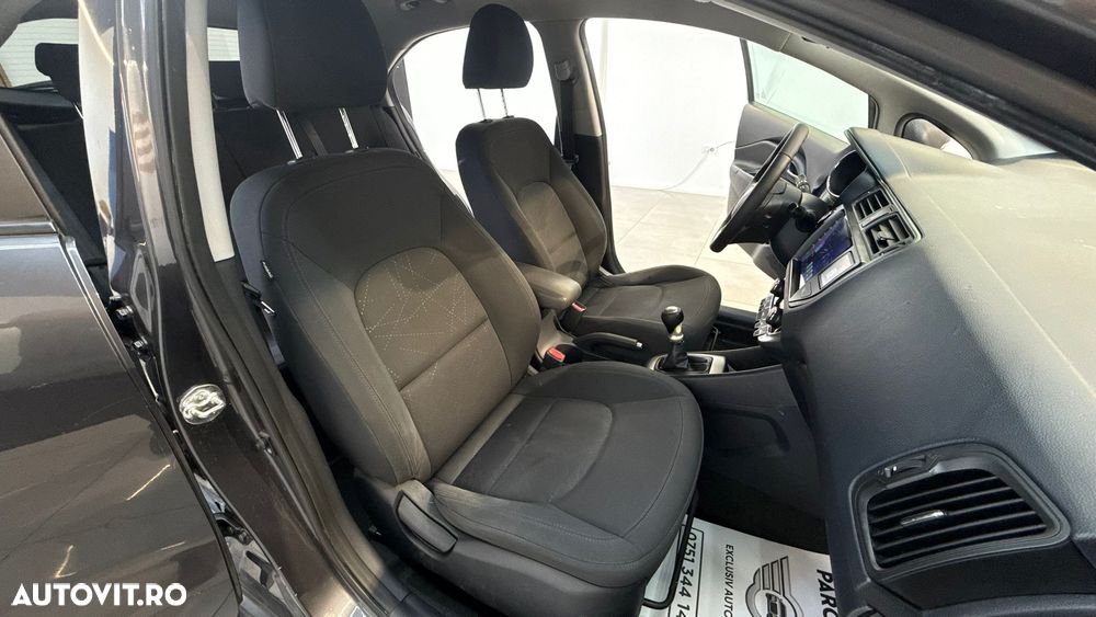 Kia Rio - 8