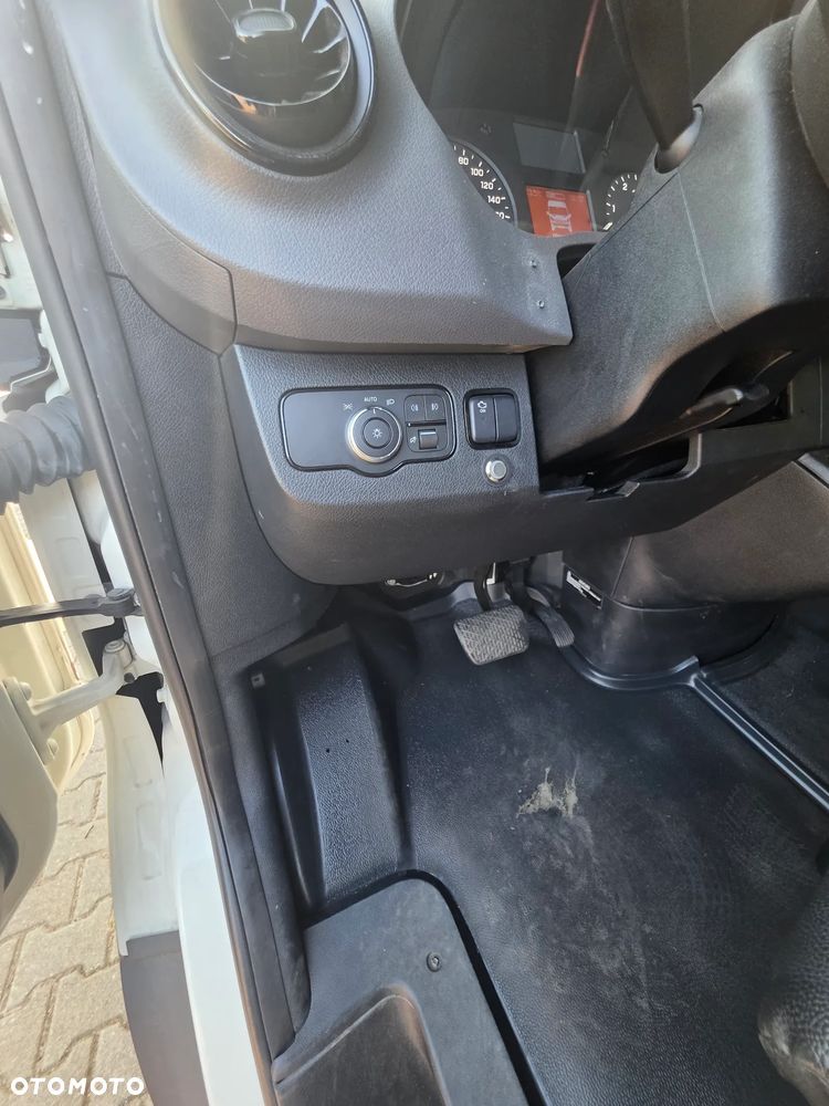 Mercedes-Benz Sprinter - 33