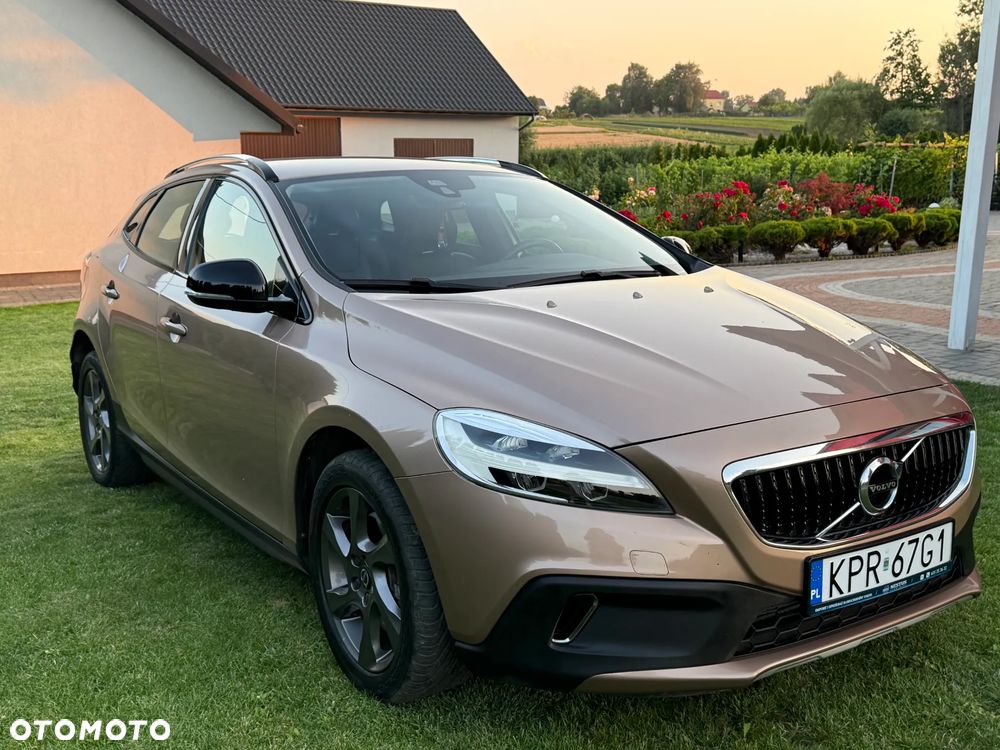 Volvo V40 Cross Country D2 Drive-E Momentum - 1
