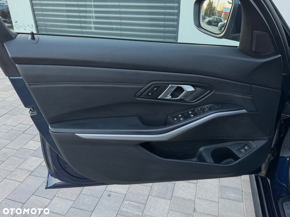 BMW Seria 3 320d xDrive MHEV Advantage - 15