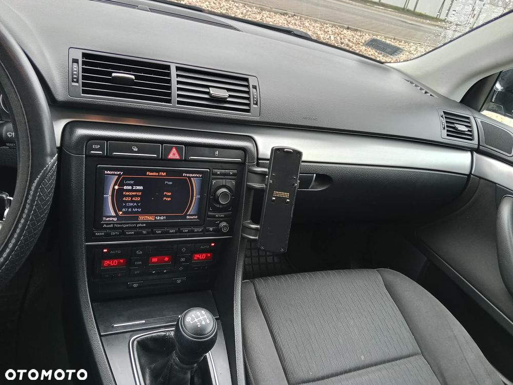 Audi A4 Limousine - 6