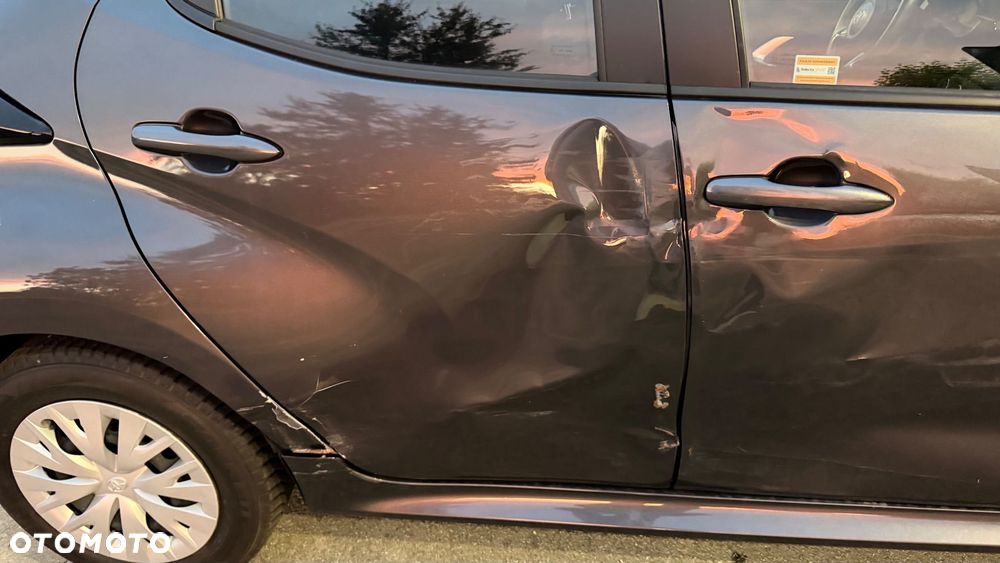 Toyota Yaris - 12