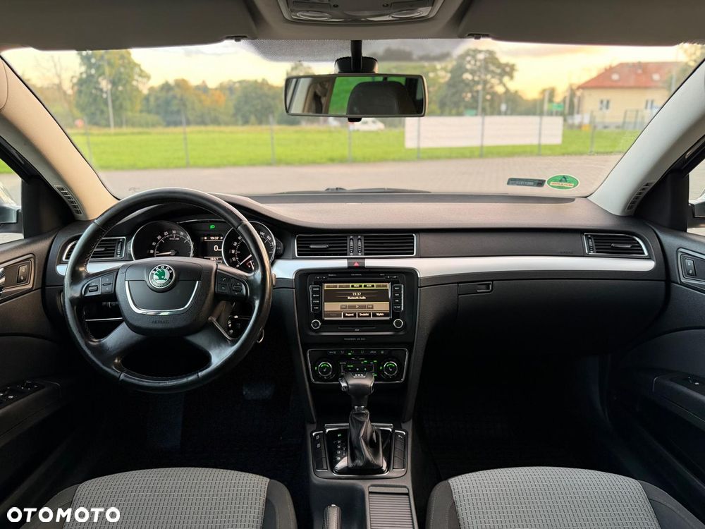 Skoda Superb 2.0 TDI Platinum DSG - 11