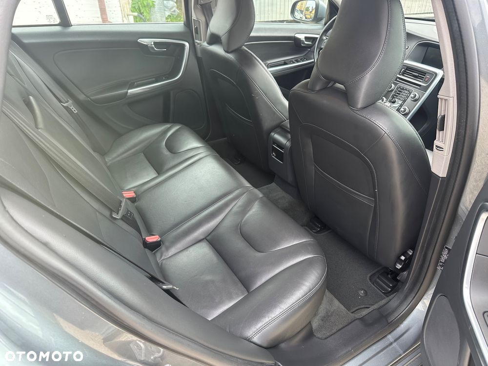 Volvo V60 D3 Drive-E Summum - 14