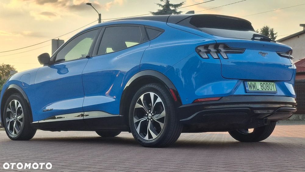 Ford Mustang Mach-E 88 kWh AWD Premium - 9
