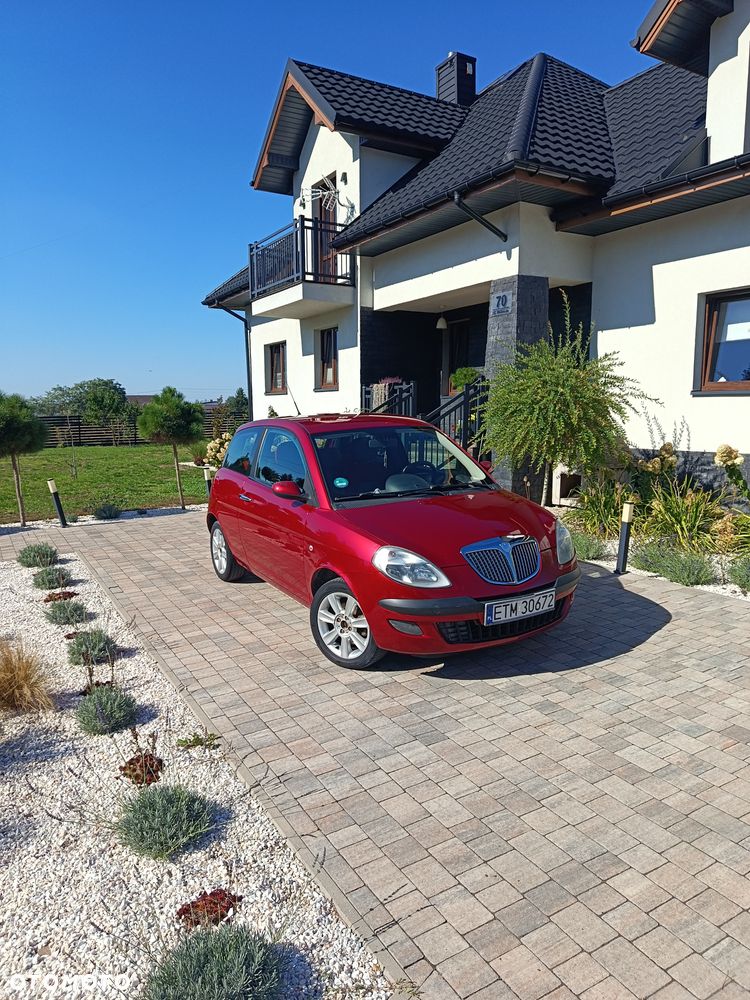 Lancia Ypsilon