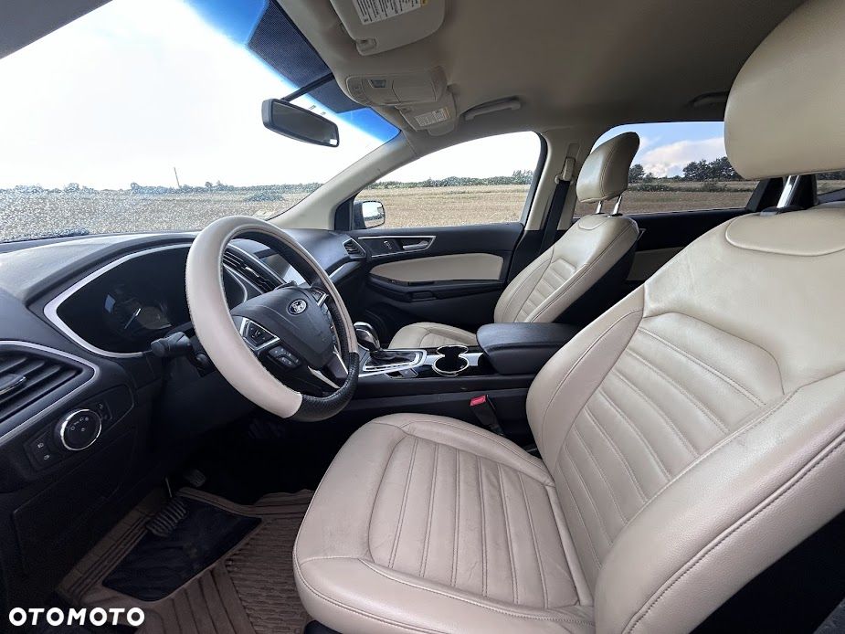 Ford Edge - 32