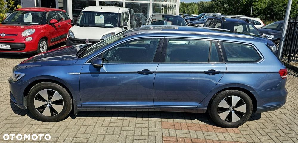 Volkswagen Passat - 8