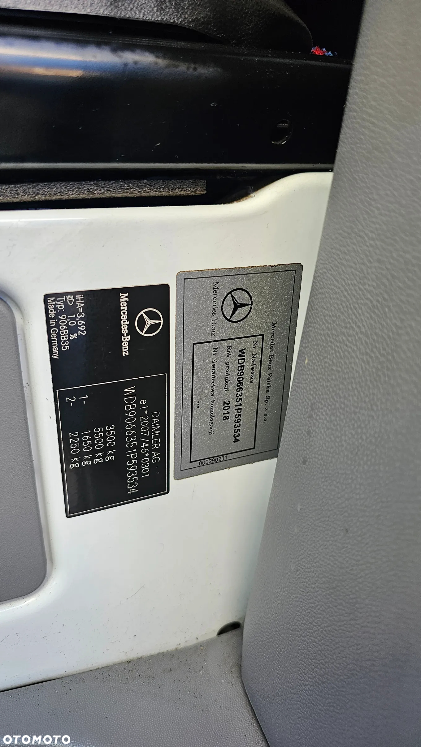 Mercedes-Benz SPRINTER 319 - 7