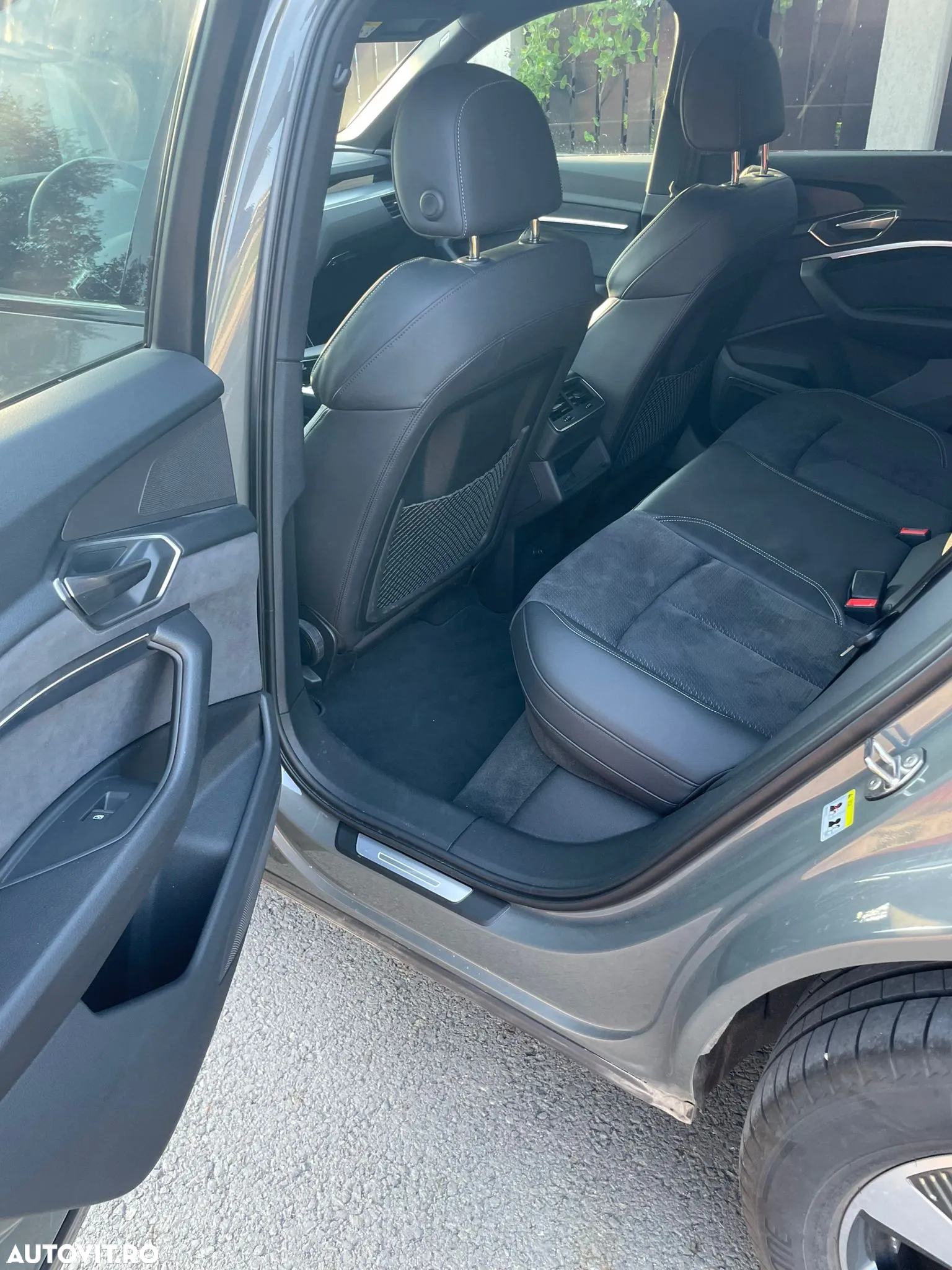 Audi Q8 e-tron 50 quattro Advanced - 5