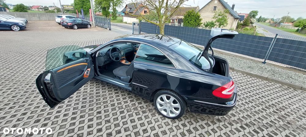 Mercedes-Benz CLK - 26