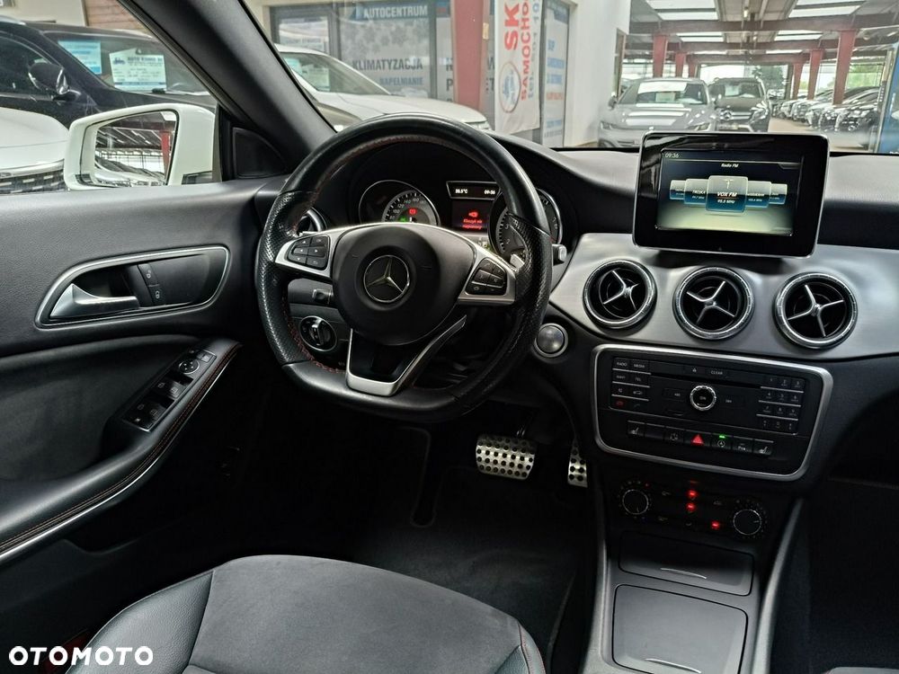 Mercedes-Benz CLA 180 7G-DCT AMG Line - 17