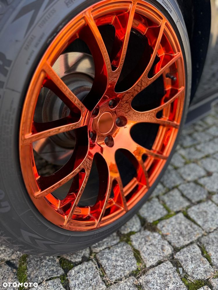 Dodge Challenger - 10