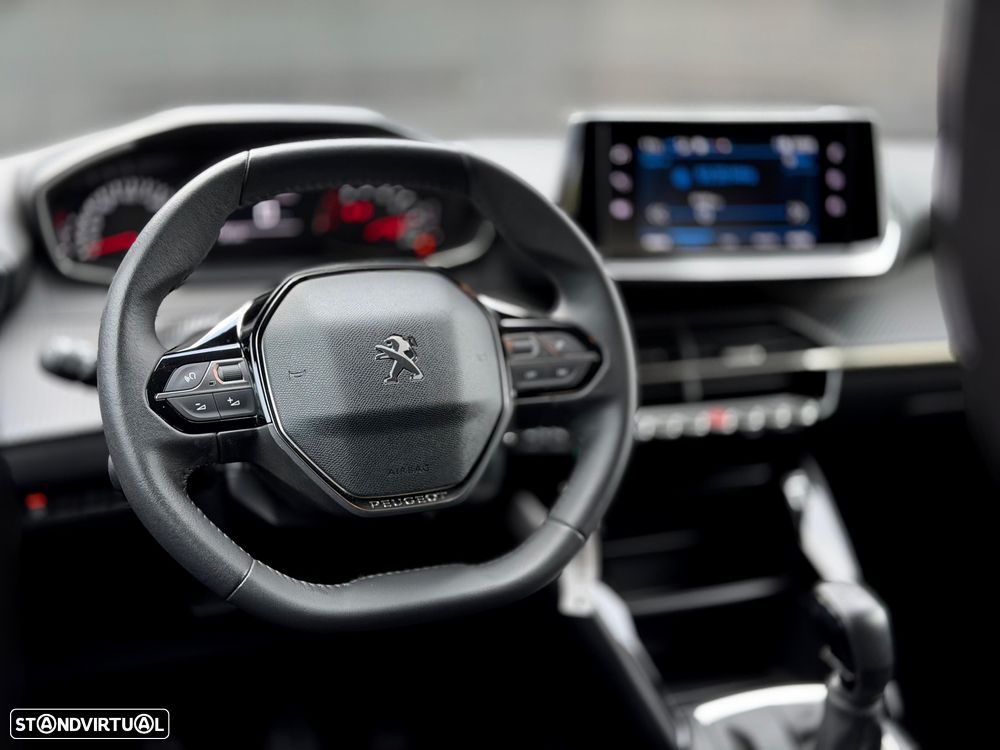 Peugeot 208 1.2 PureTech Allure Pack - 3